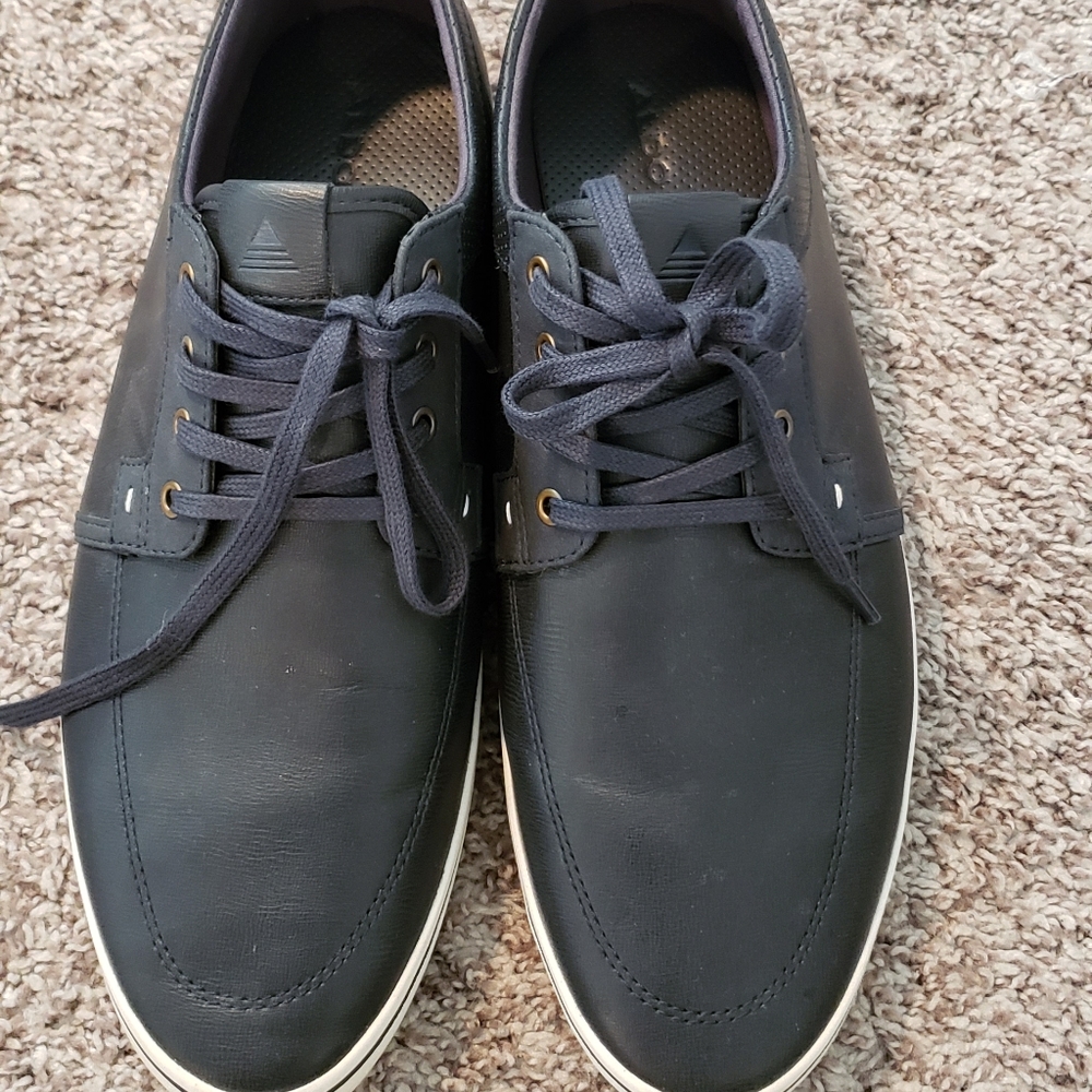 Aldo dressy Snickers size 11 Men